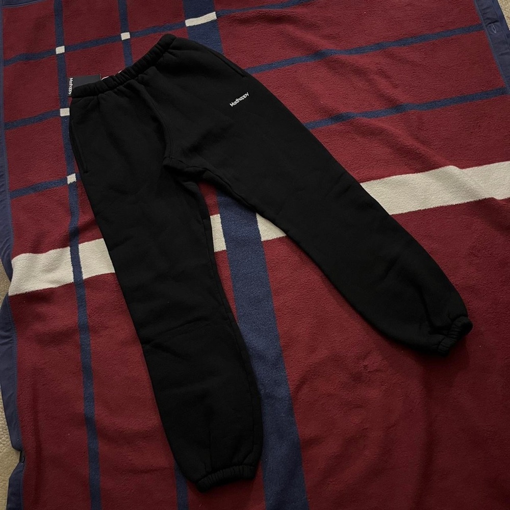 Madhappy black Classics Fleece Sweatpant
Size S small NWT new with tags cotton